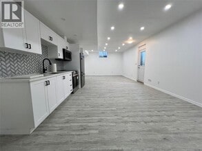 1498 Clearwater Ave in Windsor, ON - Building Photo - Building Photo