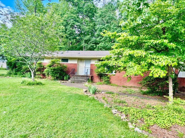 2534 Avalon Cir in Chattanooga, TN - Building Photo - Building Photo