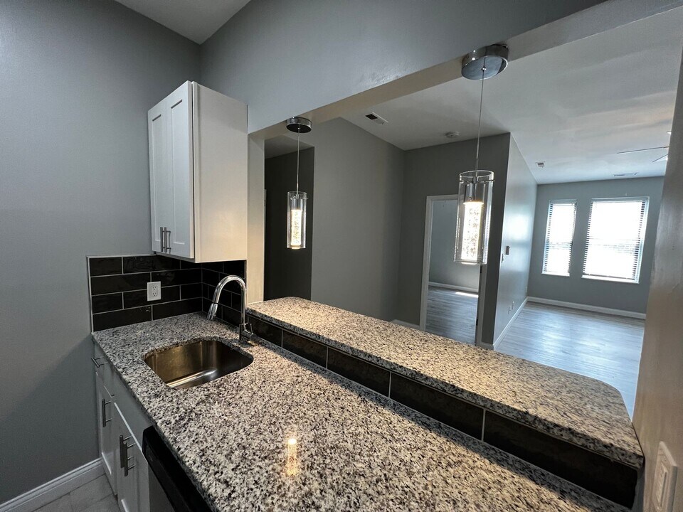 629 Clara Ave in St. Louis, MO - Building Photo