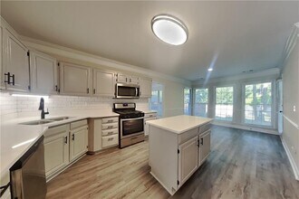11925 N Hickory Trace in Alpharetta, GA - Building Photo - Building Photo