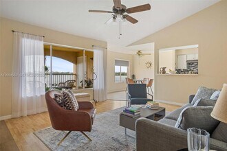 2361 NW 33rd St in Oakland Park, FL - Building Photo - Building Photo