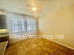 322 W Foothill Blvd in Azusa, CA - Building Photo - Building Photo