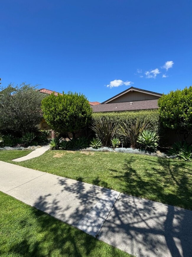 3811 Green Ave in Los Alamitos, CA - Building Photo - Building Photo