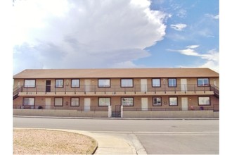 Haren Apartments in Henderson, NV - Building Photo - Building Photo