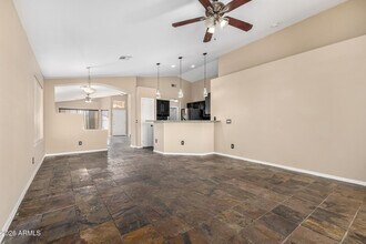 8642 W Laurel Ln in Peoria, AZ - Building Photo - Building Photo