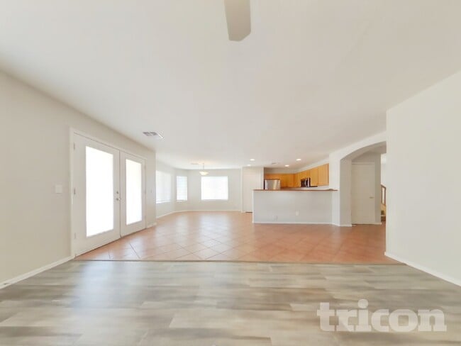 24172 W Desert Bloom St in Buckeye, AZ - Building Photo - Building Photo