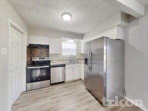 1142 Shadyglen Cir in Richardson, TX - Building Photo - Building Photo