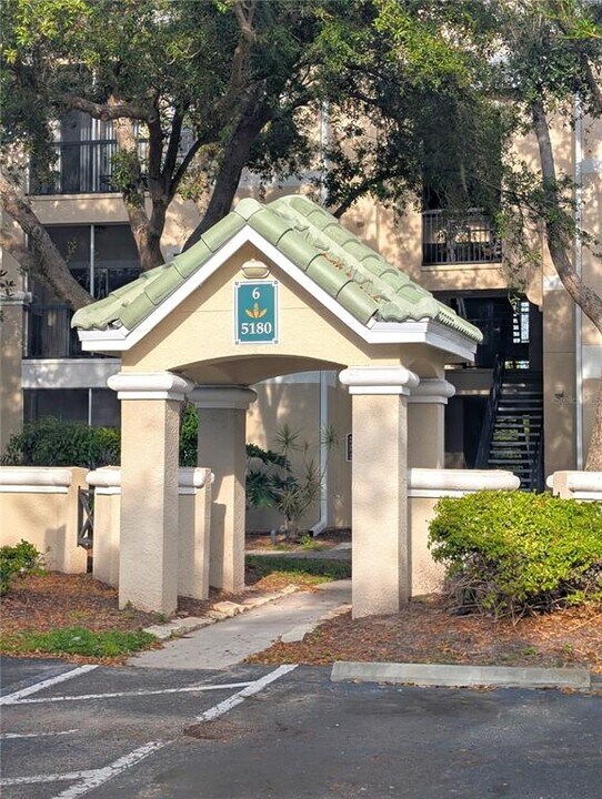 5180 Northridge Rd in Sarasota, FL - Building Photo