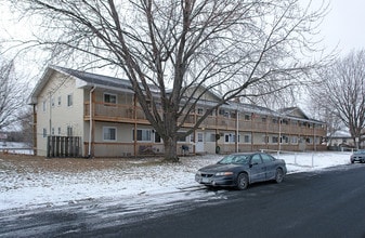 1400-1410 47th Ave NE in Columbia Heights, MN - Building Photo - Building Photo