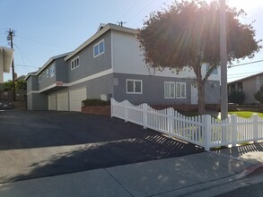 1100 Opal St, Unit A in Redondo Beach, CA - Building Photo - Building Photo