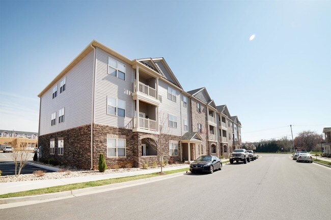 100 Portico Street-Unit -206 in Lynchburg, VA - Building Photo - Building Photo