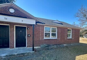 716 Miller Rd in Sumter, SC - Building Photo