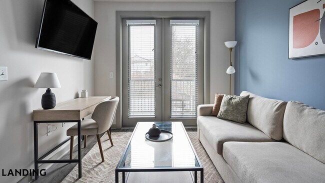 2165 Nolensville Pk in Nashville, TN - Foto de edificio - Building Photo