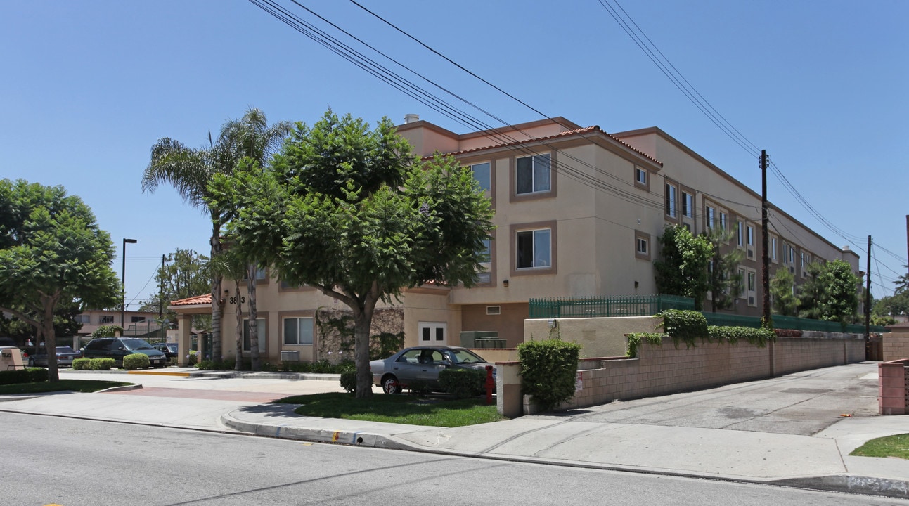 TELACU El Encanto in El Monte, CA - Foto de edificio