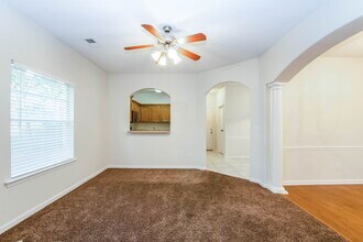 1262 Carlton Ridge Dr in Cordova, TN - Building Photo - Building Photo