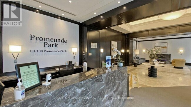 100 Promenade Cir in Vaughan, ON - Building Photo - Building Photo