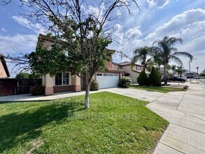 4710 Country Grove Way in Hemet, CA - Building Photo - Building Photo