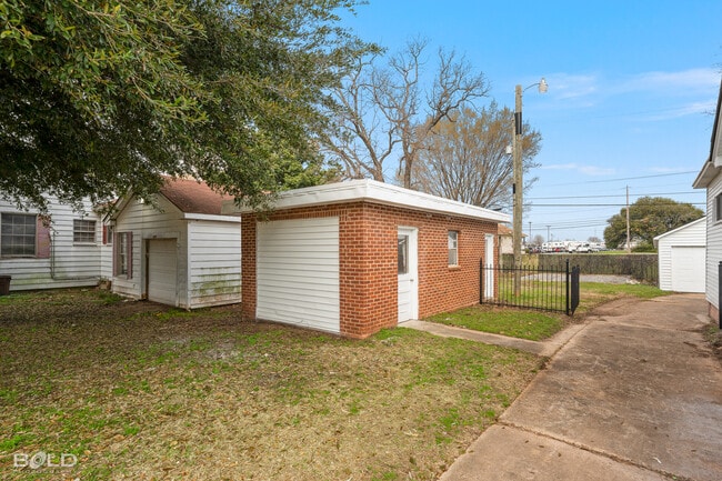 1247 Delhi St in Bossier City, LA - Foto de edificio - Building Photo