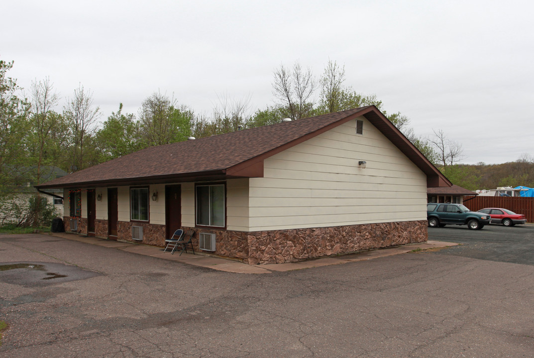 501 Hamilton St in Saint Croix Falls, WI - Building Photo