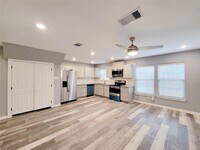 7204 Sandle St photo'