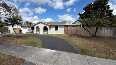 6622 SW 148th Pl in Miami, FL - Building Photo - Building Photo