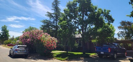 6330 9th Ave in Sacramento, CA - Building Photo - Building Photo