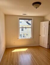 911 Willow St, Unit Gold Coast Gem in Alameda, CA - Building Photo - Building Photo