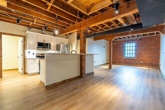 453 E Main St in Kingsport, TN - Building Photo - Building Photo