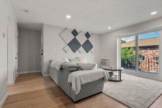 26 Westgate Rd, Unit 6 in Boston College, MA - Building Photo - Building Photo