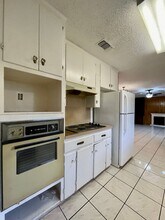 1307 Redbud Trail in Lockhart, TX - Foto de edificio - Building Photo