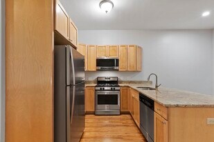871 Harrison Ave, Unit 873 in Boston, MA - Building Photo