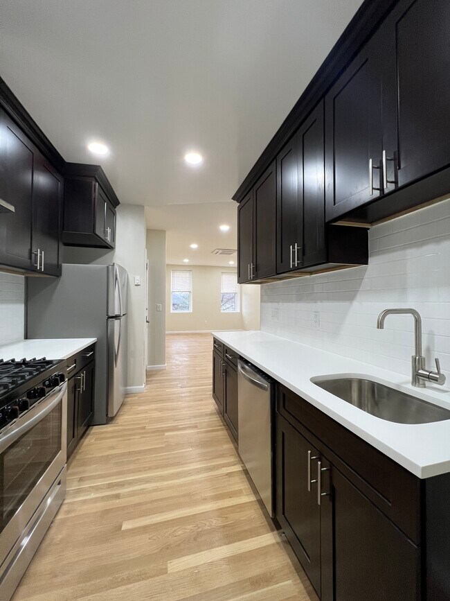 254 Undercliff Ave Apartments and Nearby Edgewater Apartments For Rent