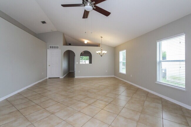 1037 Brenton Leaf Dr in Ruskin, FL - Foto de edificio - Building Photo