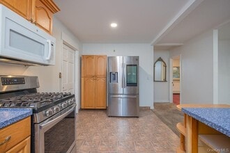 17 Old Lake Rd in Congers, NY - Building Photo - Building Photo