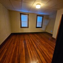 186 E Main St in Glen Lyon, PA - Building Photo - Building Photo