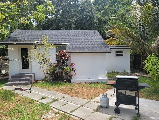 property at 512 NW 96th St