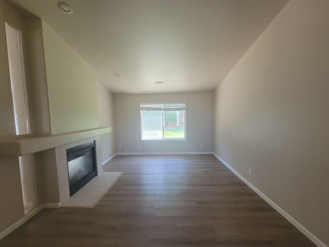 2504 Ficus Dr in West Richland, WA - Building Photo - Building Photo
