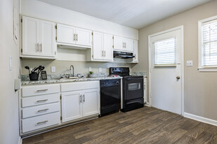 West Lanier Flats in Fayetteville, GA - Building Photo