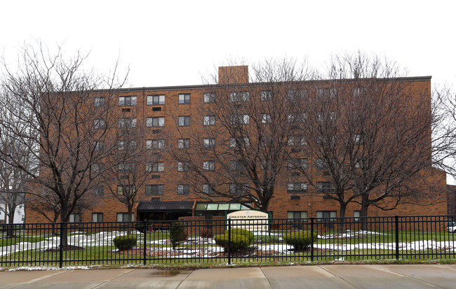 Abyssinia Tower in Cleveland, OH - Foto de edificio - Building Photo