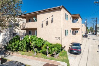 231 Justin Ave in Glendale, CA - Building Photo - Primary Photo