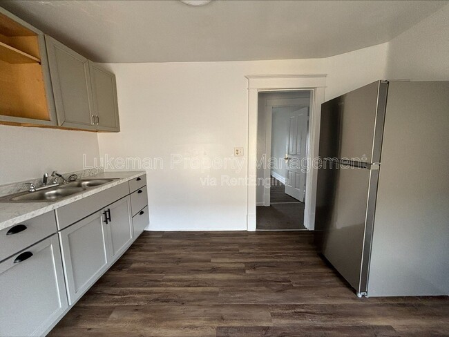 808 W Walnut St in Kalamazoo, MI - Building Photo - Building Photo