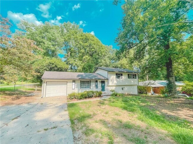 3749 Pin Oak Cir in Doraville, GA - Building Photo - Building Photo