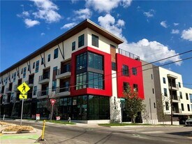 2213 Poquito St, Unit 308 in Austin, TX - Building Photo
