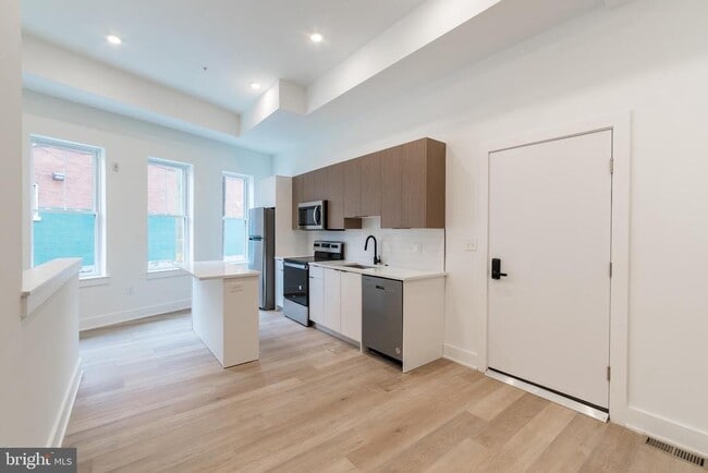 5900 Germantown Ave in Philadelphia, PA - Building Photo - Building Photo