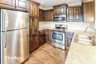 11109 Highview Rd in Peculiar, MO - Building Photo - Building Photo