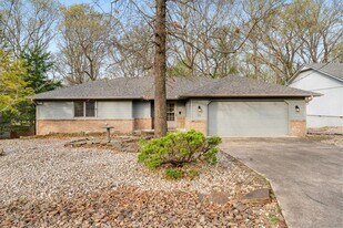 69 Walney Dr in Bella Vista, AR - Building Photo
