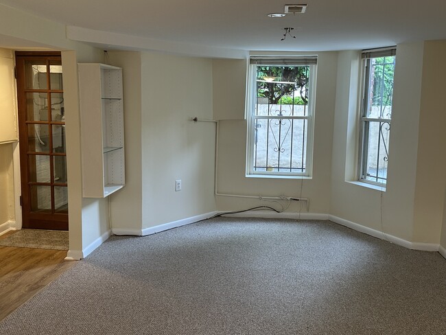 1336 Kenyon St NW, Unit 1336.5