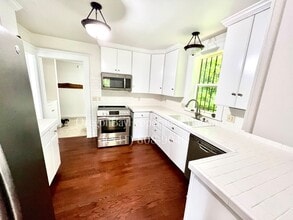 2008 State St in North Bend, OR - Building Photo - Building Photo