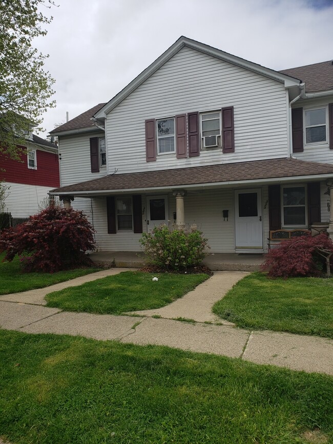 323 Irwin St Apartments and Nearby Phillipsburg Apartments For Rent