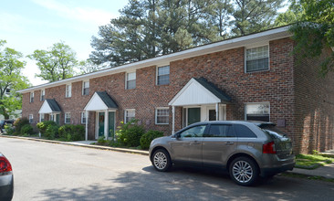 Hilliard Sqaure in Henrico, VA - Building Photo - Building Photo